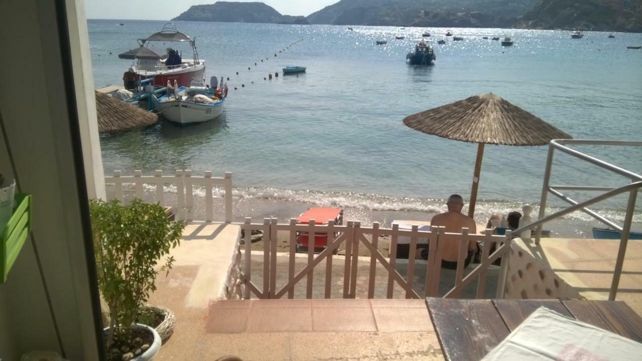 Komissa΄S Beach House Agia Pelagia Exterior foto