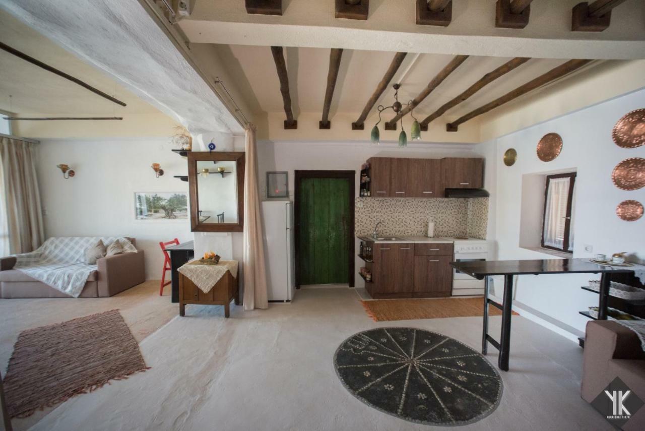 Komissa΄S Beach House Agia Pelagia Exterior foto