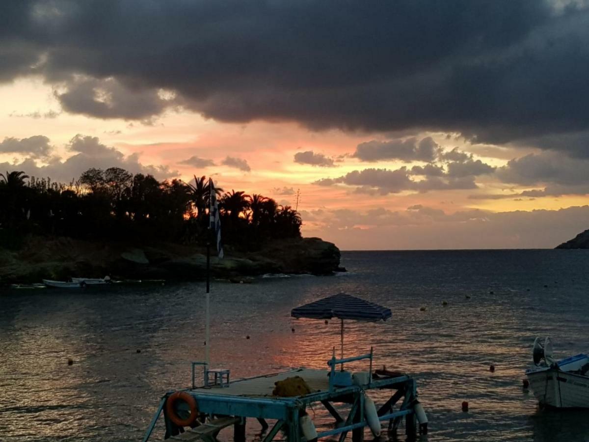 Komissa΄S Beach House Agia Pelagia Exterior foto